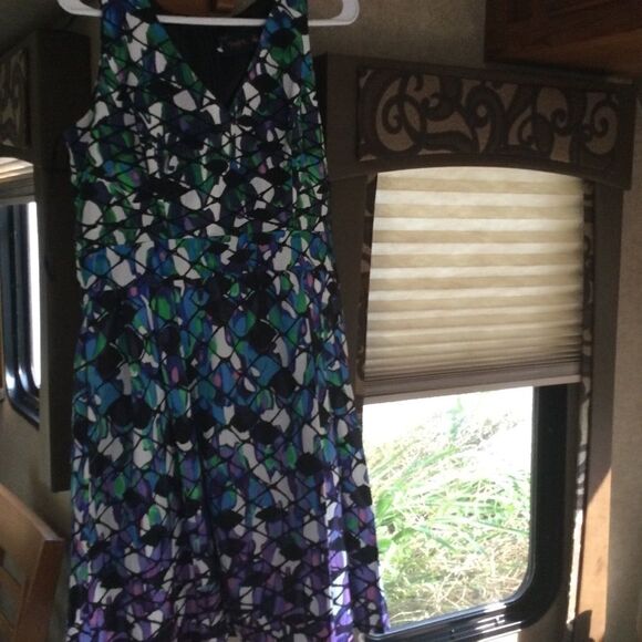 NWT. Just Taylor Women’s Size 6 Dress, Lined - Picture 10 of 13